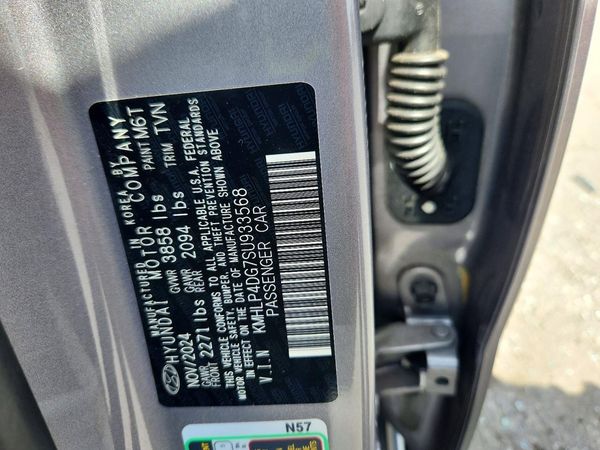 2025 HYUNDAI ELANTRA Limited