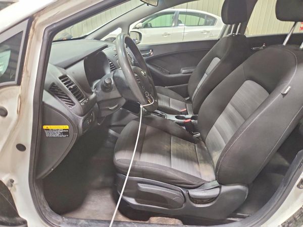2016 KIA FORTE5 GL (Middle-Low Grade)
