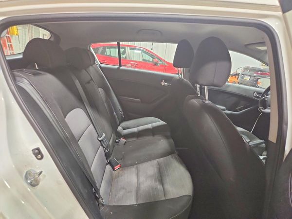2016 KIA FORTE5 GL (Middle-Low Grade)