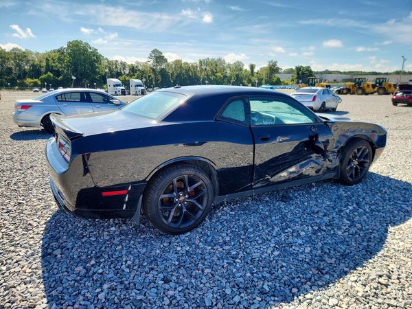 2016 DODGE CHALLENGER SXT