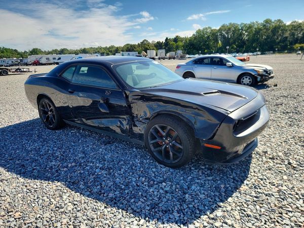 2016 DODGE CHALLENGER SXT