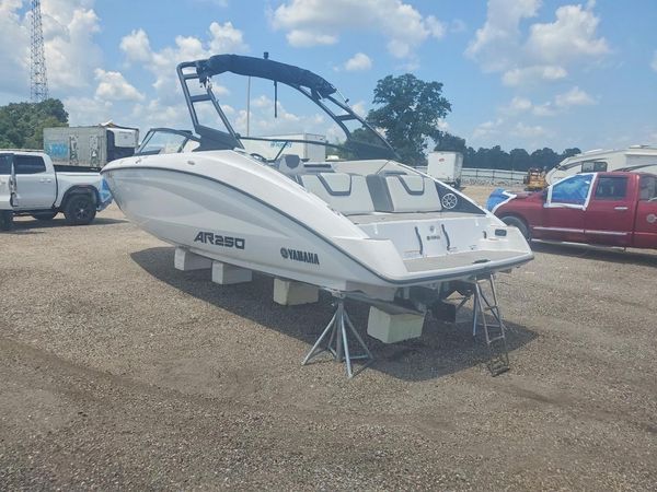 2025 YAMAHA BOAT