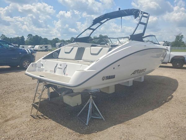 2025 YAMAHA BOAT