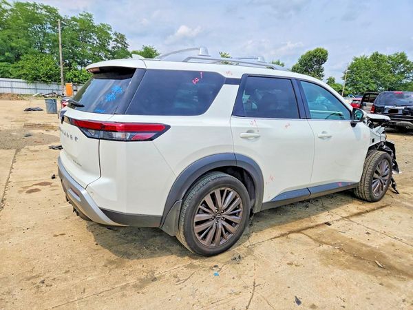 2024 NISSAN PATHFINDER SL
