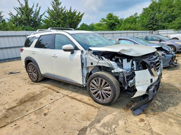 2024 NISSAN PATHFINDER SL