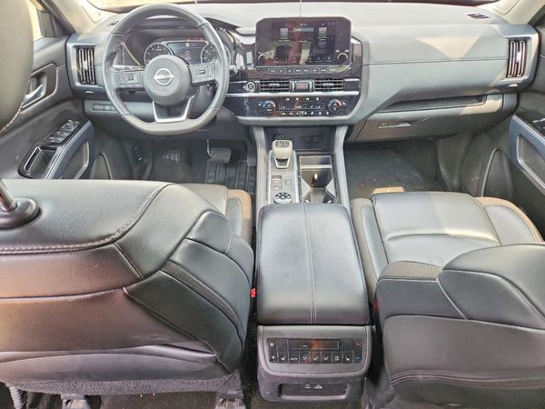 2024 NISSAN PATHFINDER SL