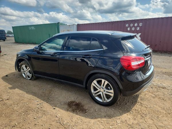 2015 MERCEDES-BENZ GLA