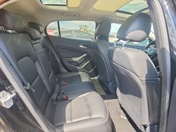 2015 MERCEDES-BENZ GLA