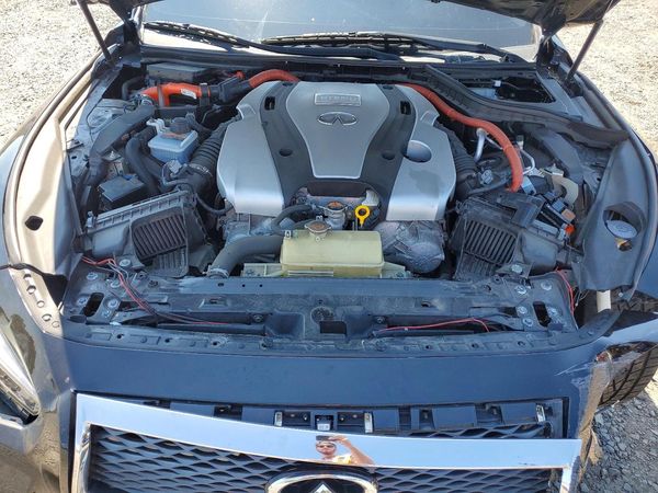 2015 INFINITI Q50 HYBRID