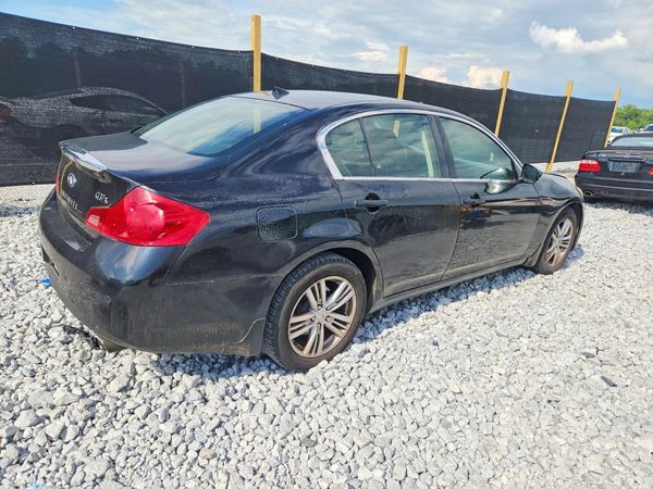 2013 INFINITI G37