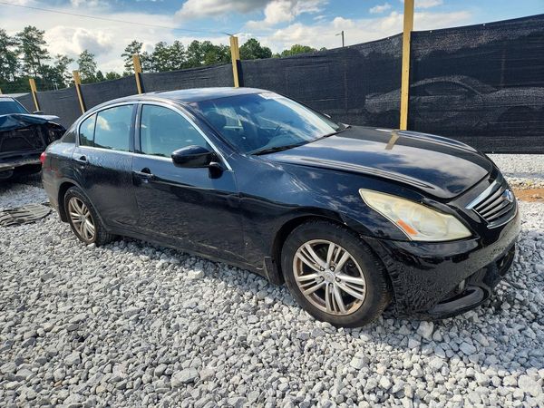 2013 INFINITI G37