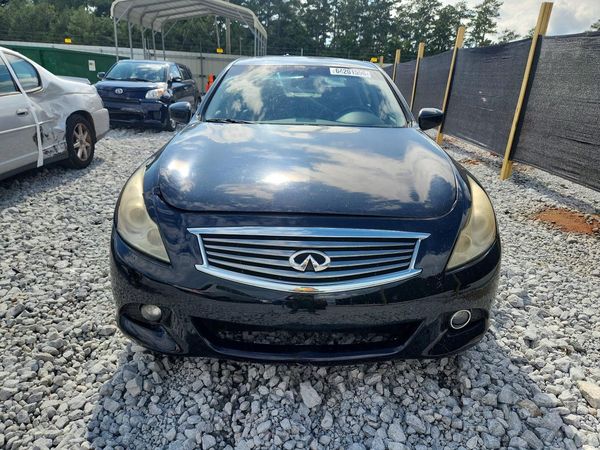 2013 INFINITI G37