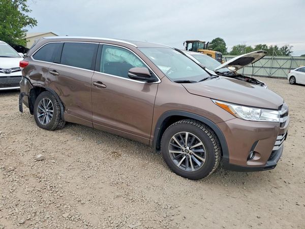 2018 TOYOTA HIGHLANDER