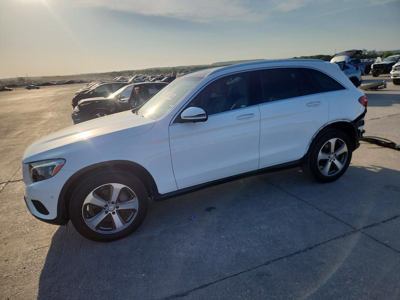 2016 MERCEDES-BENZ GLC GLC300