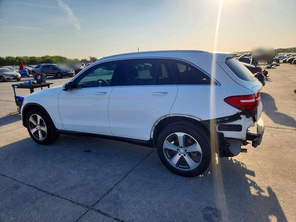 2016 MERCEDES-BENZ GLC GLC300