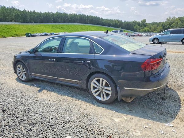 2017 VOLKSWAGEN PASSAT
