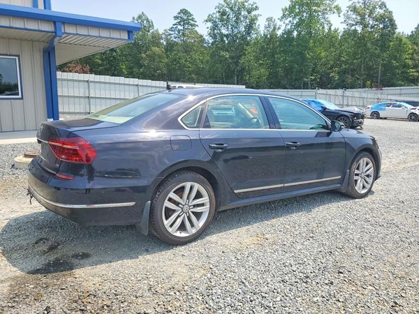 2017 VOLKSWAGEN PASSAT
