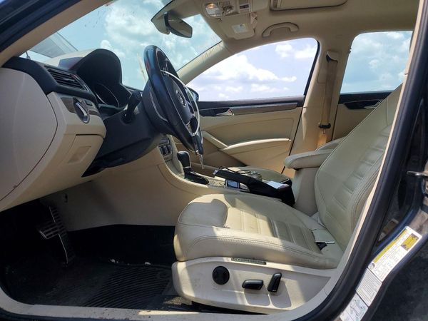 2017 VOLKSWAGEN PASSAT