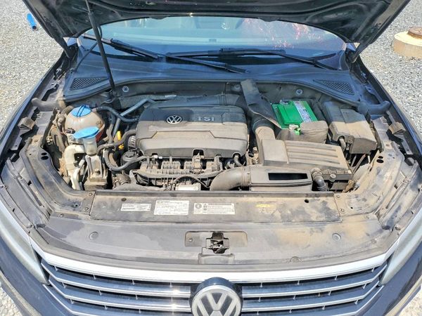 2017 VOLKSWAGEN PASSAT