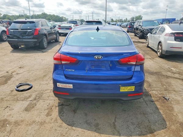 2017 KIA FORTE LX Base