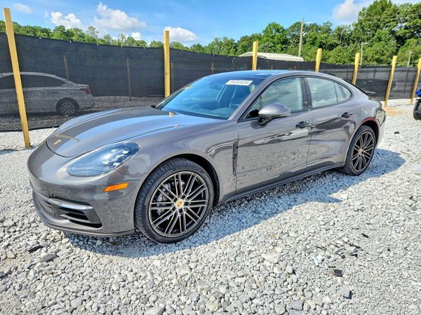 2017 PORSCHE PANAMERA