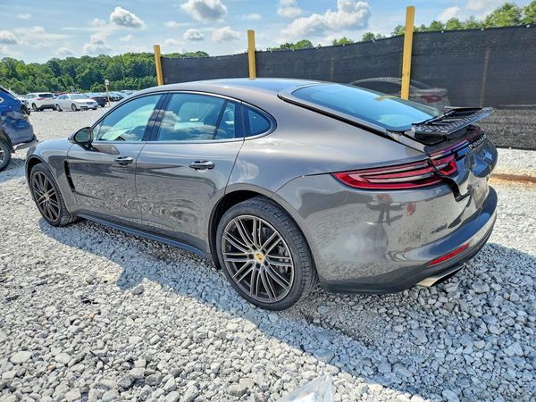 2017 PORSCHE PANAMERA