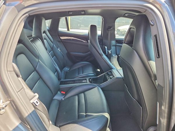 2017 PORSCHE PANAMERA