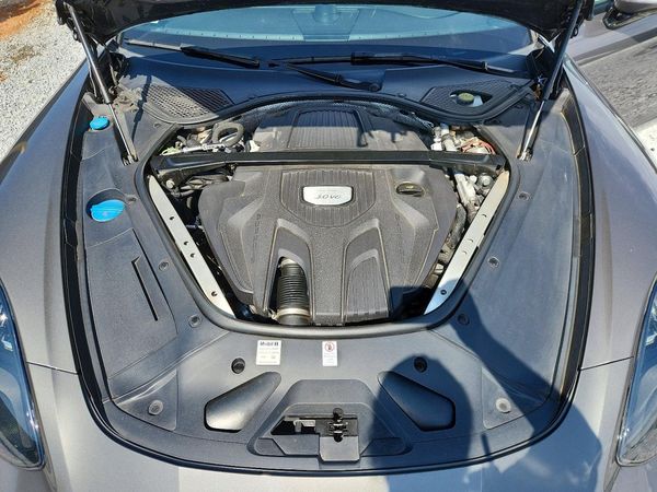 2017 PORSCHE PANAMERA