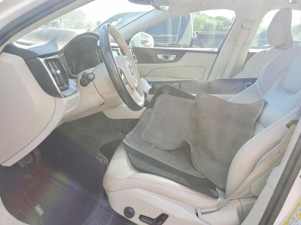 2019 VOLVO S60 Momentum