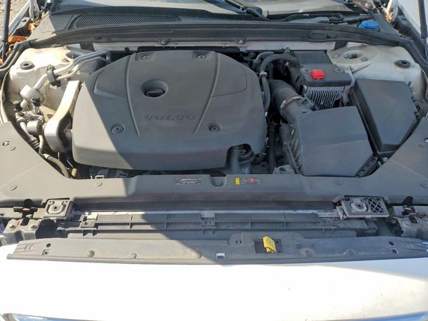2019 VOLVO S60 Momentum