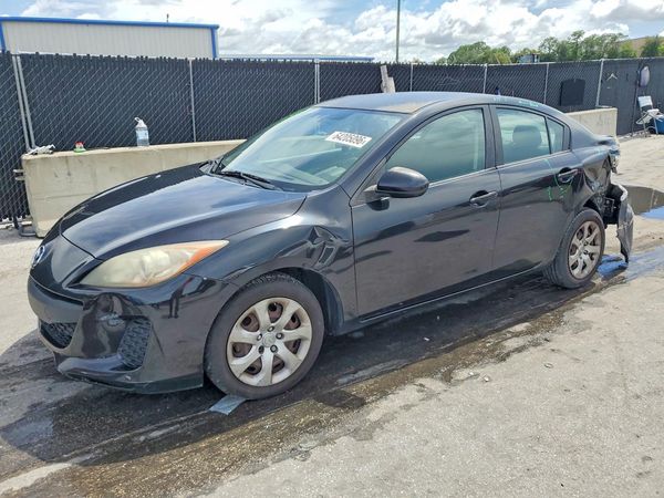 2013 MAZDA 3 SV/Base