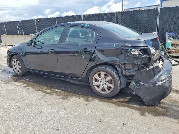 2013 MAZDA 3 SV/Base