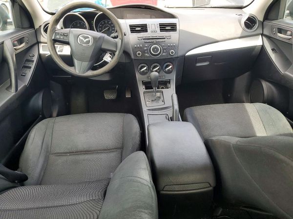 2013 MAZDA 3 SV/Base