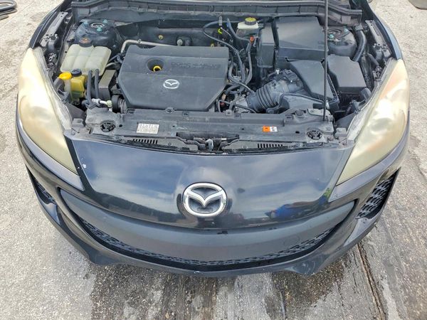 2013 MAZDA 3 SV/Base