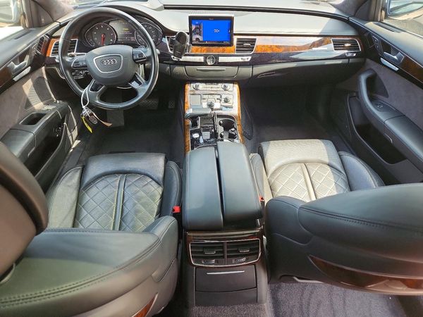 2018 AUDI A8 quattro Sport L