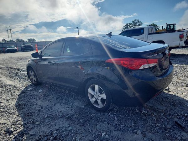 2013 HYUNDAI ELANTRA