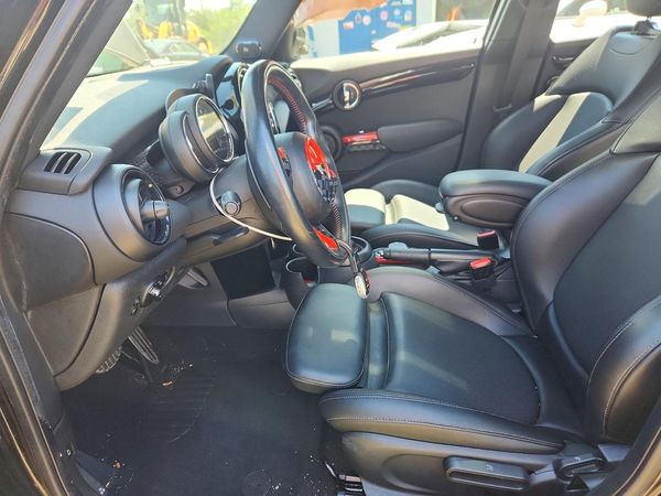 2018 MINI COOPER