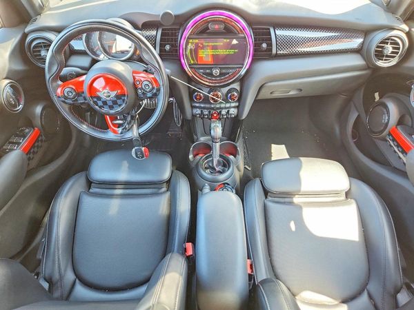 2018 MINI COOPER