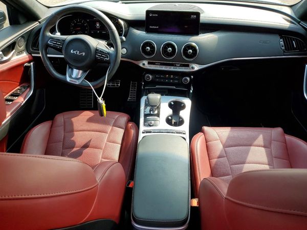 2022 KIA STINGER GT2