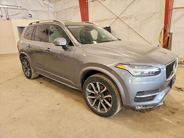 2019 VOLVO XC90 Momentum