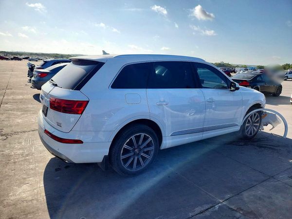 2017 AUDI Q7 quattro Prestige