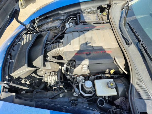 2014 CHEVROLET CORVETTE 3LT — Engine bay