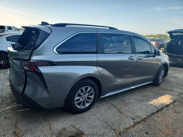 2026 TOYOTA SIENNA
