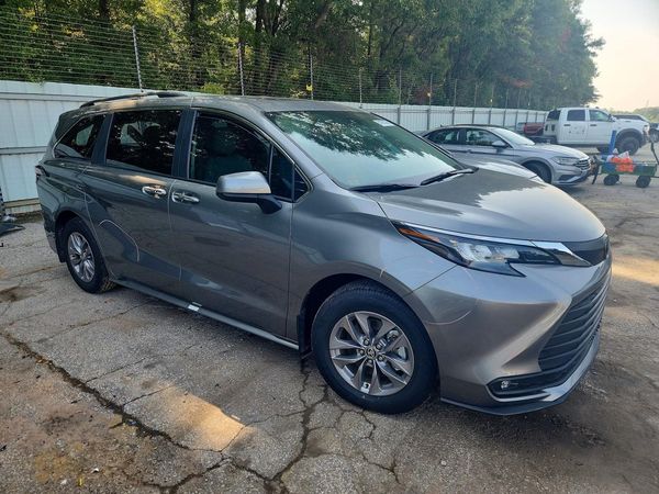 2026 TOYOTA SIENNA