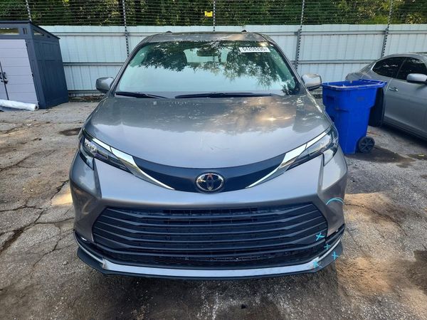 2026 TOYOTA SIENNA