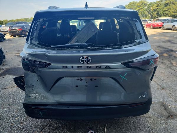 2026 TOYOTA SIENNA