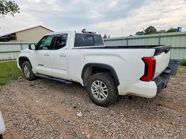 2022 TOYOTA TUNDRA SR5