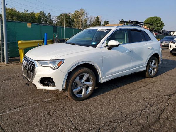 2020 AUDI Q3 quattro Premium Plus