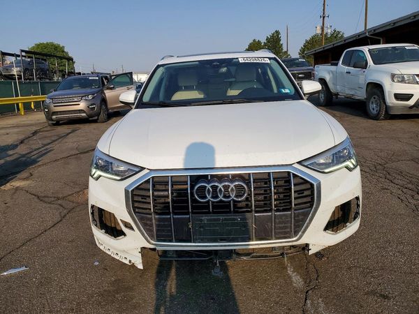 2020 AUDI Q3 quattro Premium Plus