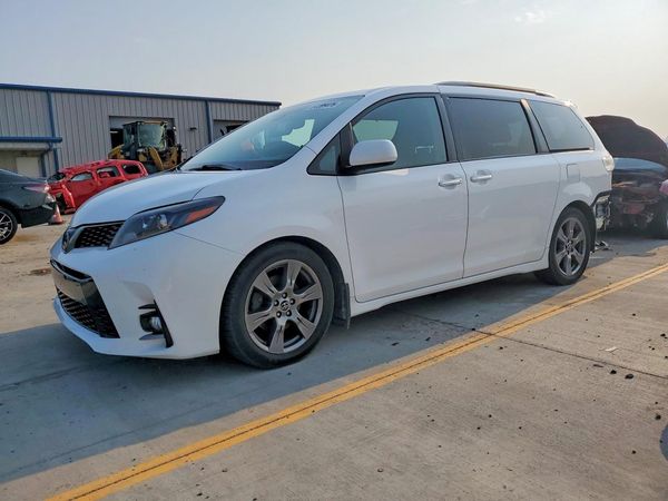 2018 TOYOTA SIENNA SE/SE Premium